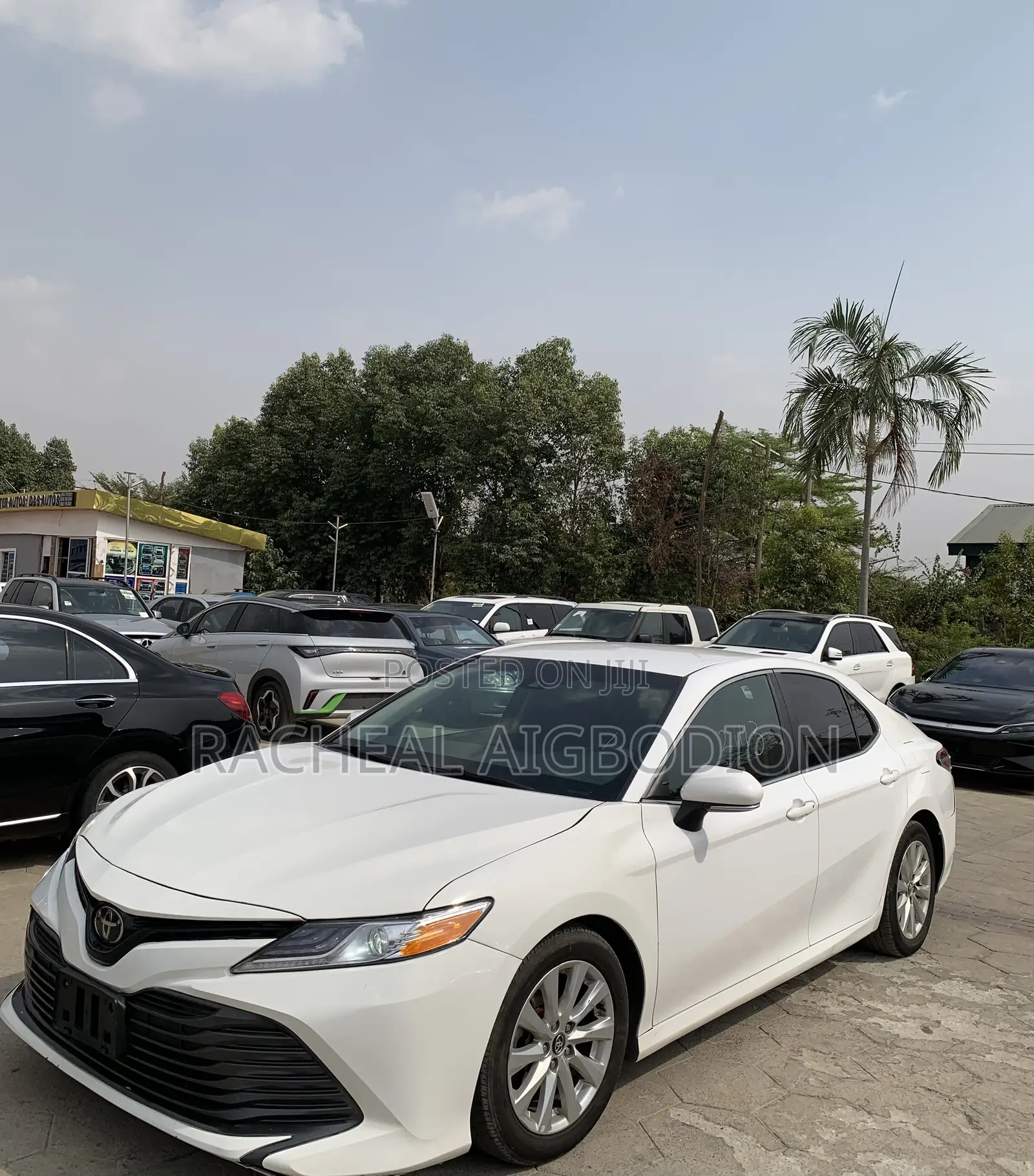 Toyota Camry 2018 White