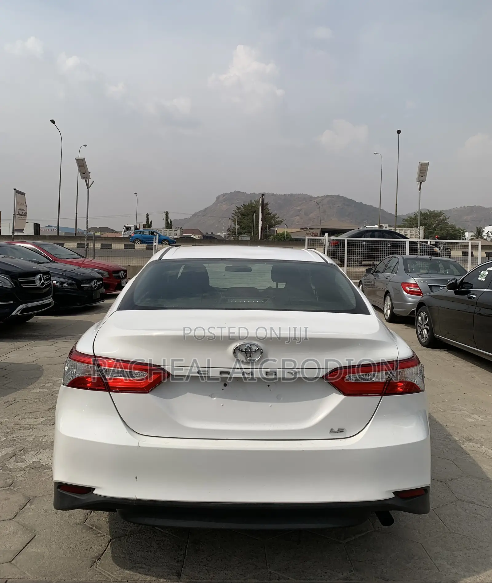 Toyota Camry 2018 White
