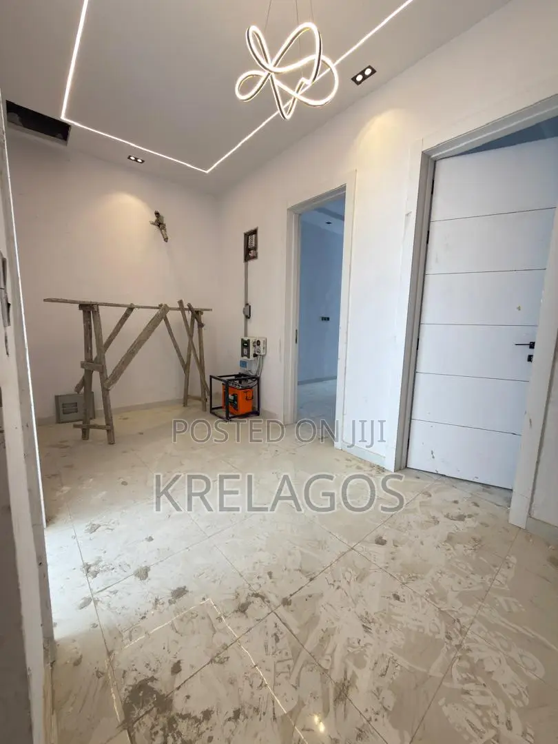 3bdrm Duplex in Ikota for sale