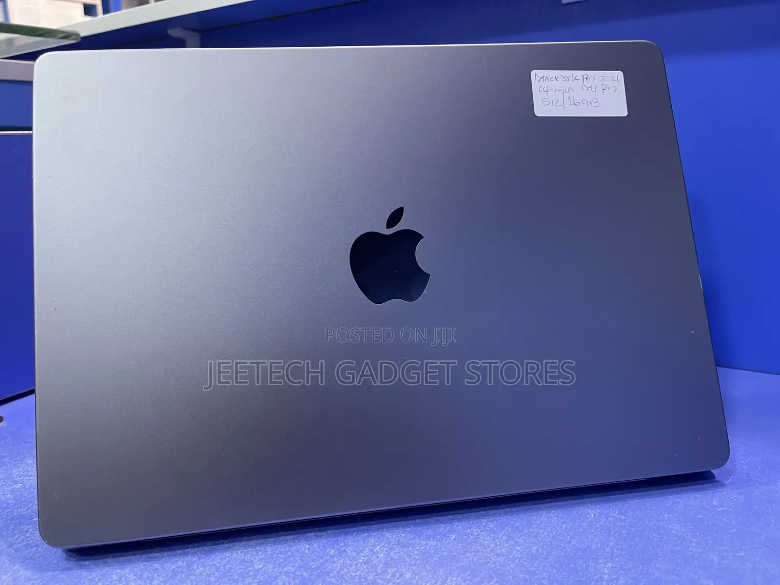Laptop Apple MacBook Pro 2021 M1 16GB Apple M1 Pro SSD 512GB