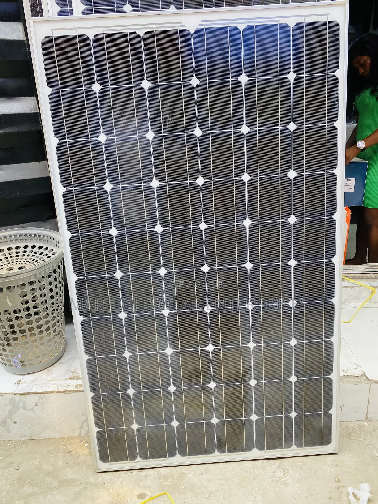 300w Canadian Solar Panel With 25 Years Guarantee