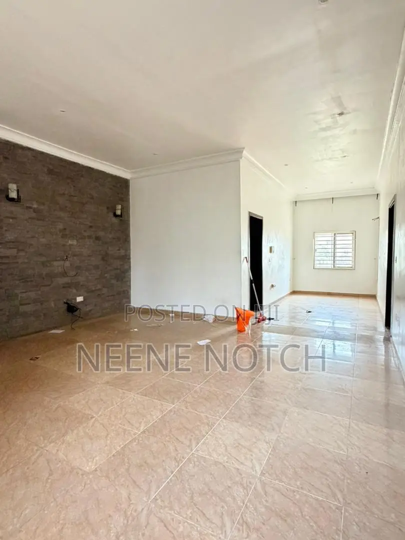3bdrm Apartment in Kings Street, Wuye for rent