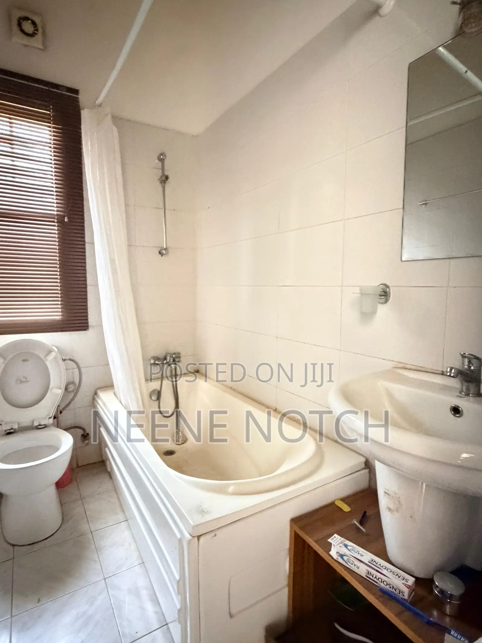 3bdrm Apartment in Kings Street, Wuye for rent