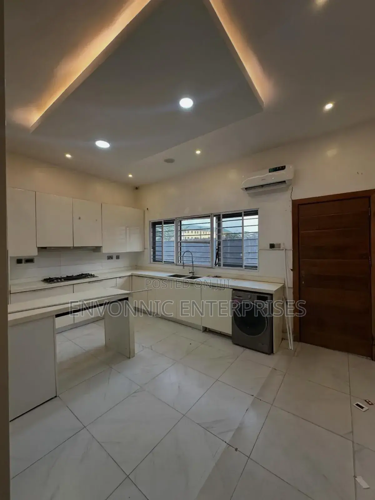 5bdrm Duplex in Agungi for rent