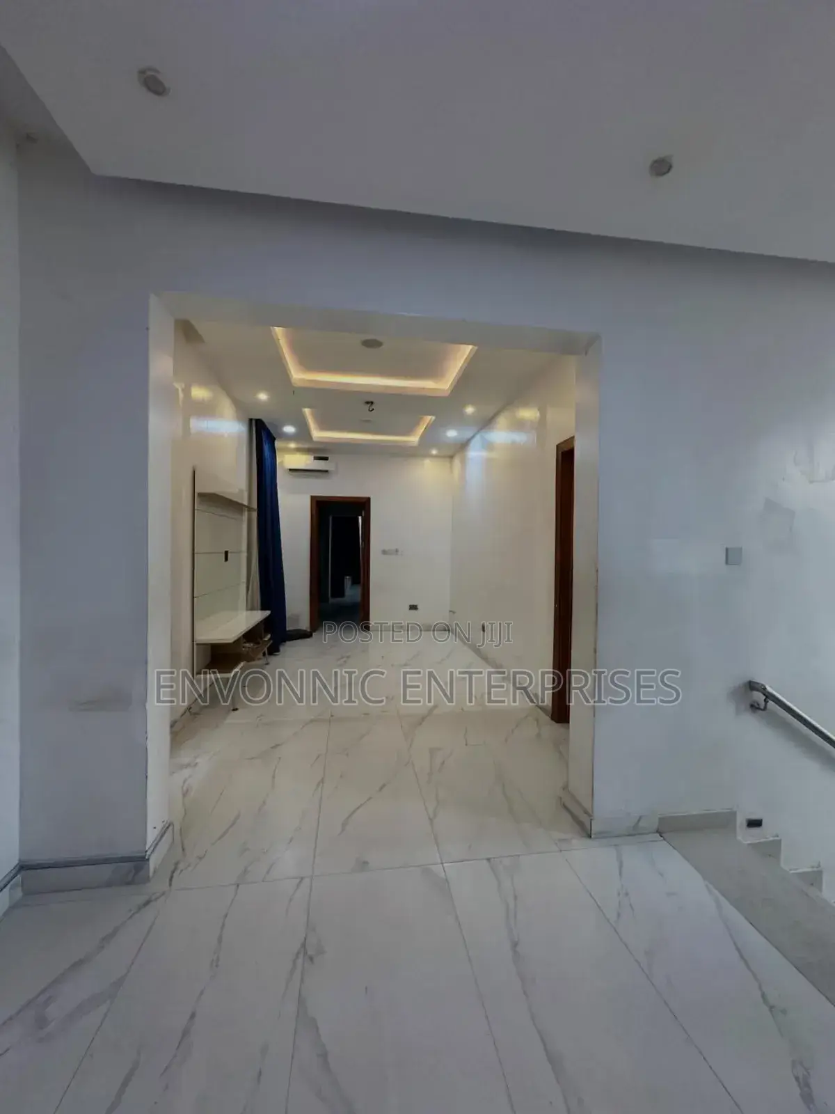 5bdrm Duplex in Agungi for rent