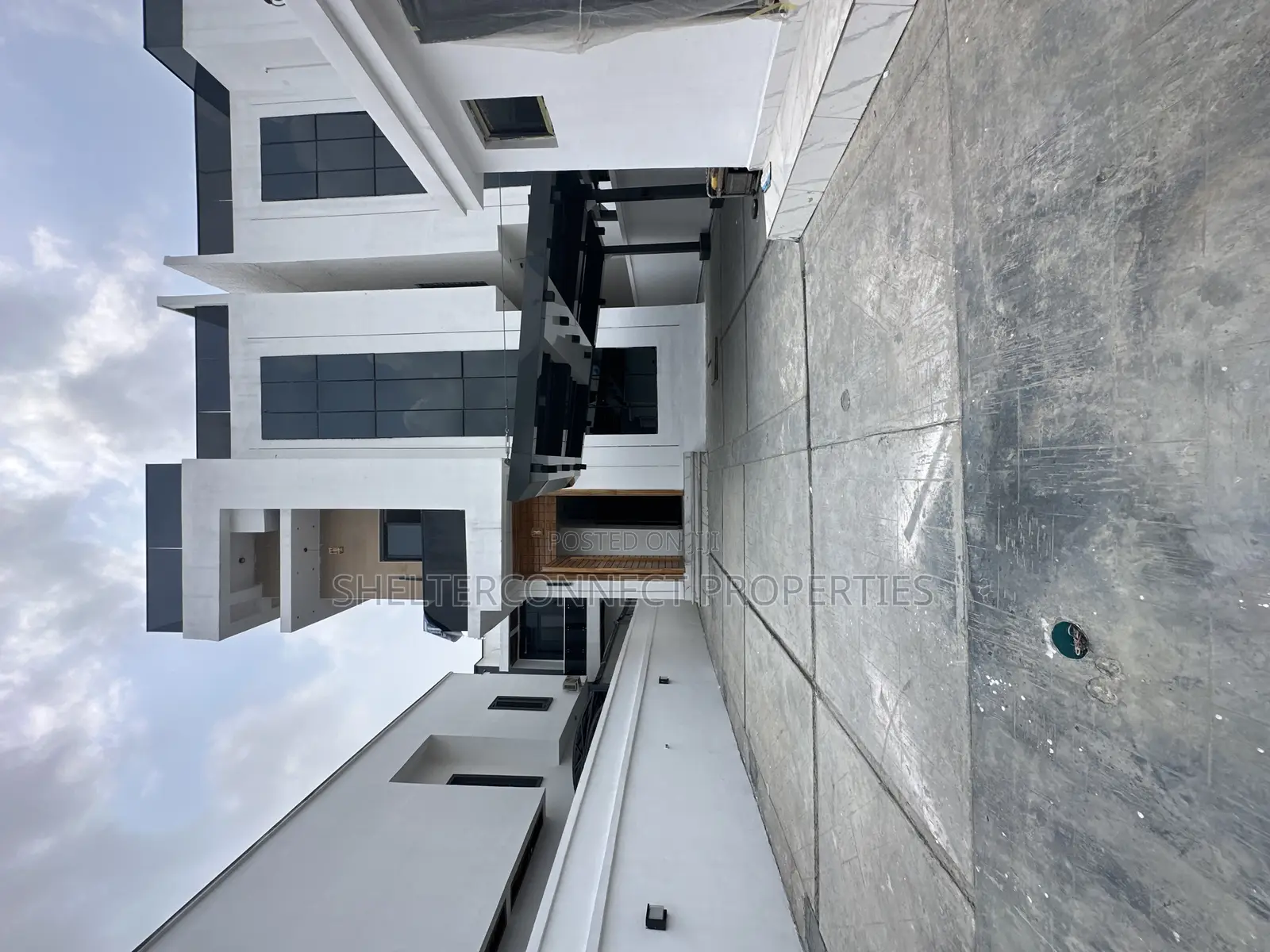 5bdrm Duplex in Lekki for sale