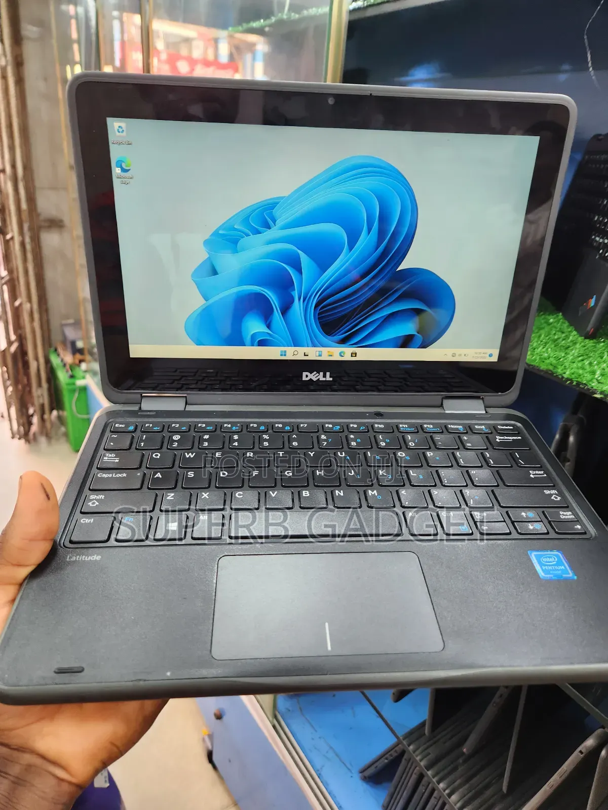 Laptop Dell Latitude 3189 4GB Intel Pentium SSD 128GB