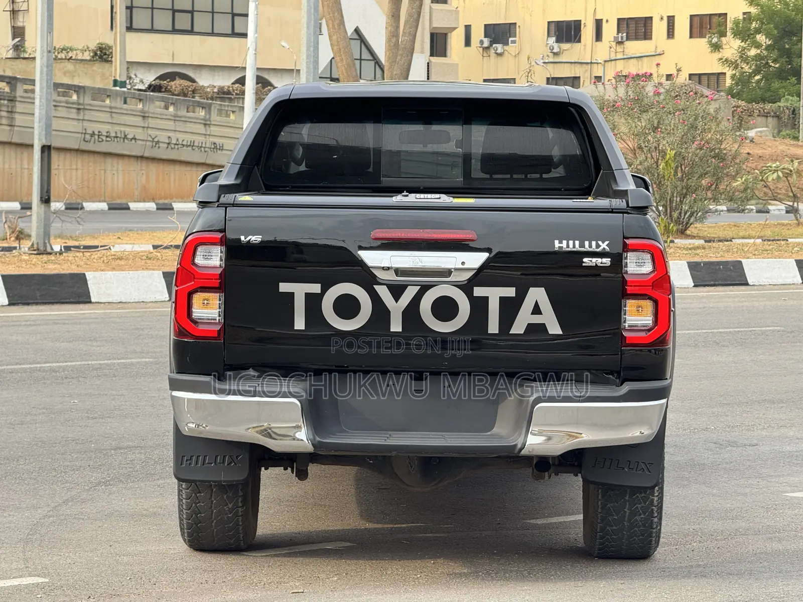 Toyota Hilux 2019 Black