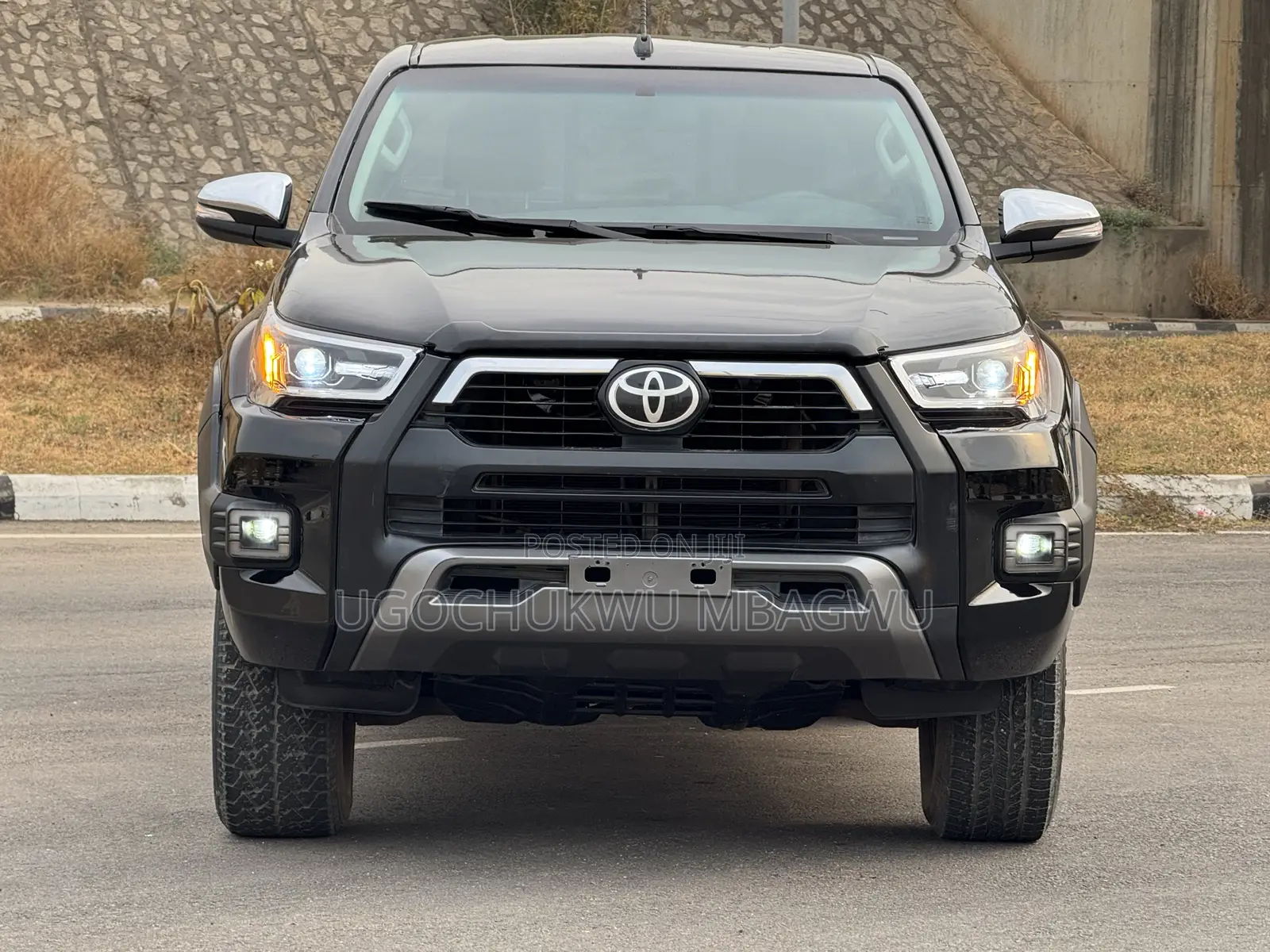 Toyota Hilux 2019 Black