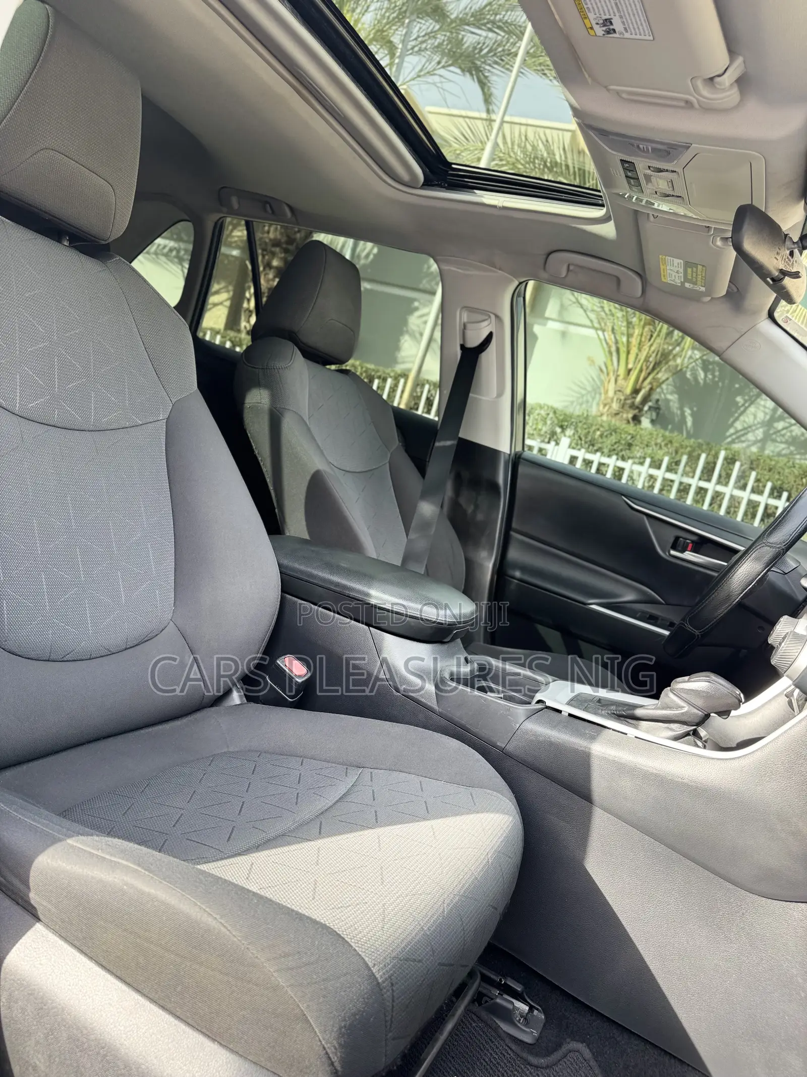 Toyota RAV4 XLE AWD 2023 Gray