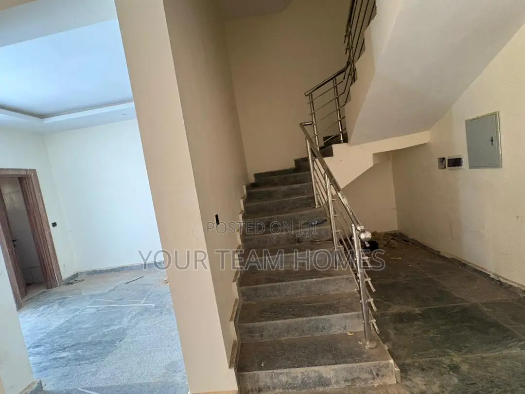 4bdrm Townhouse / Terrace in Maitama for rent