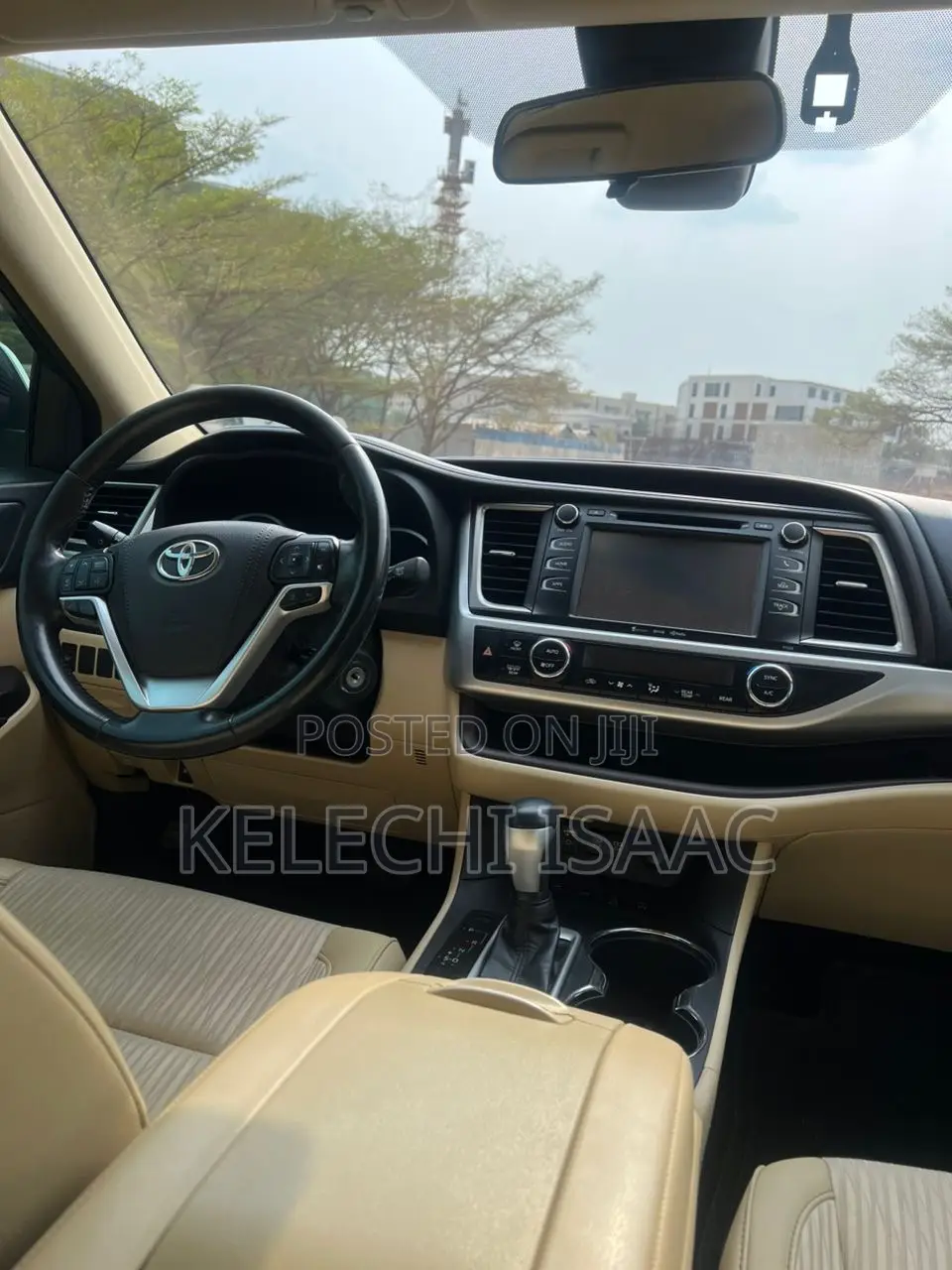 Toyota Highlander LE Plus 4x4 V6 (3.5L 6cyl 8A) 2018 White