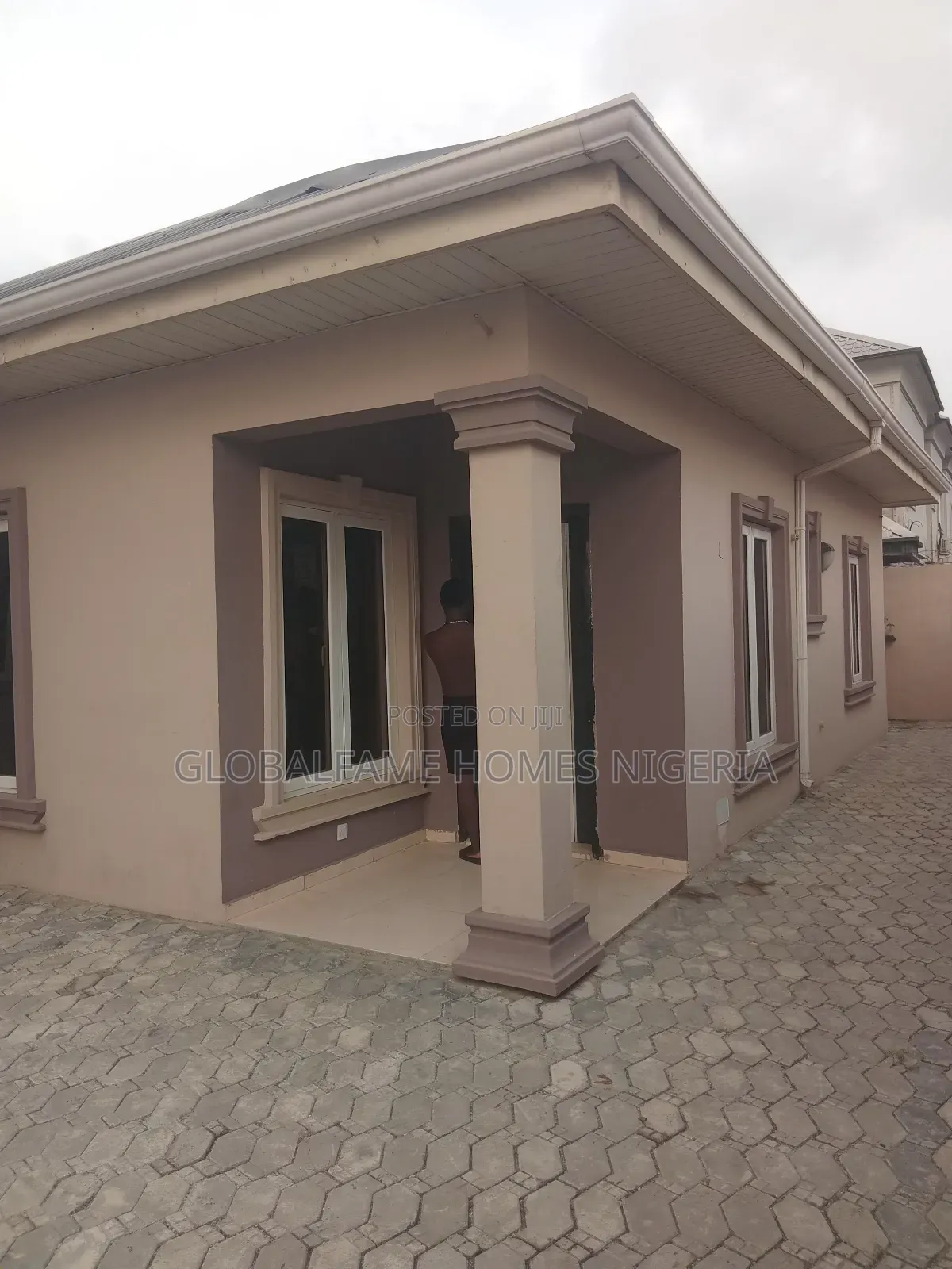 3bdrm Bungalow in Jehovah Witness Road, Lakowe for rent