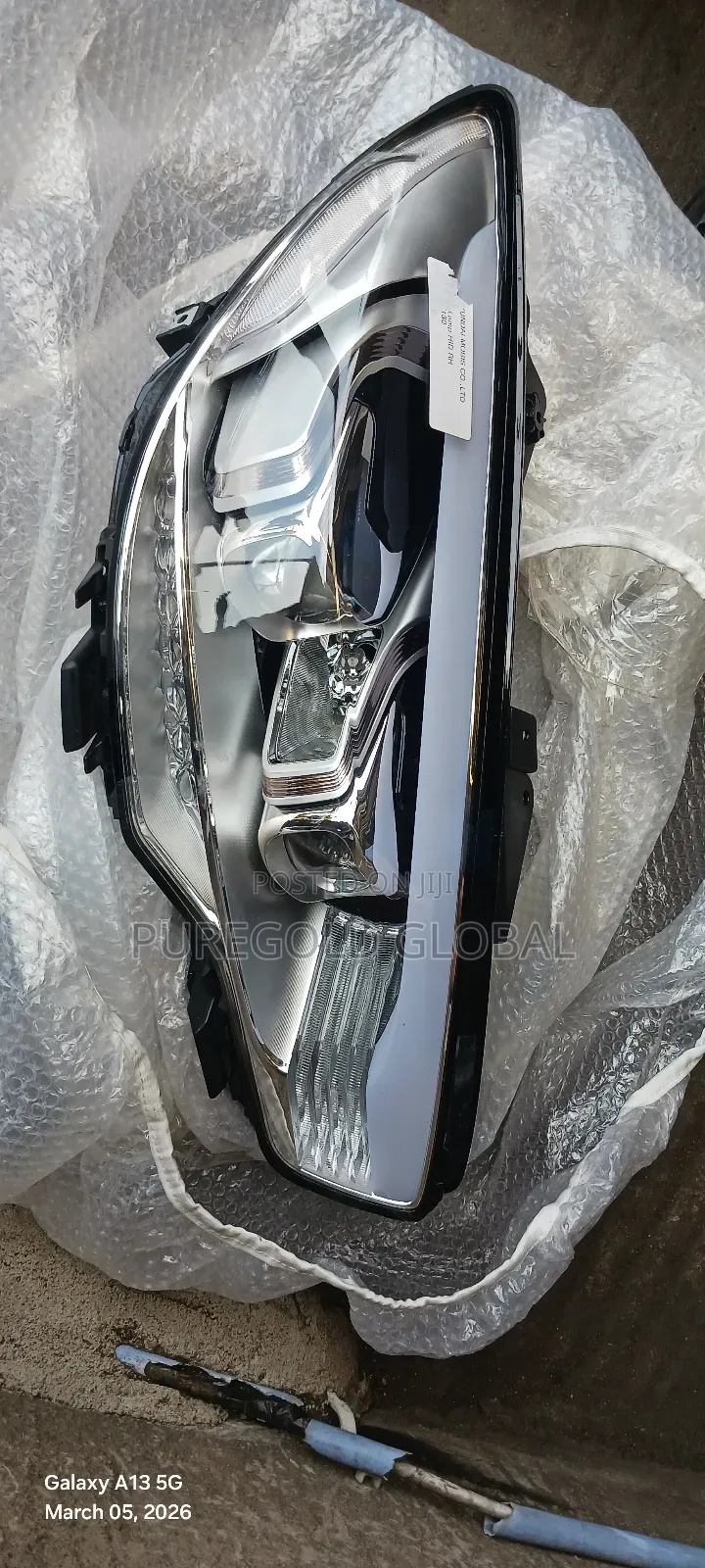 Kia Quoris Headlamp Available