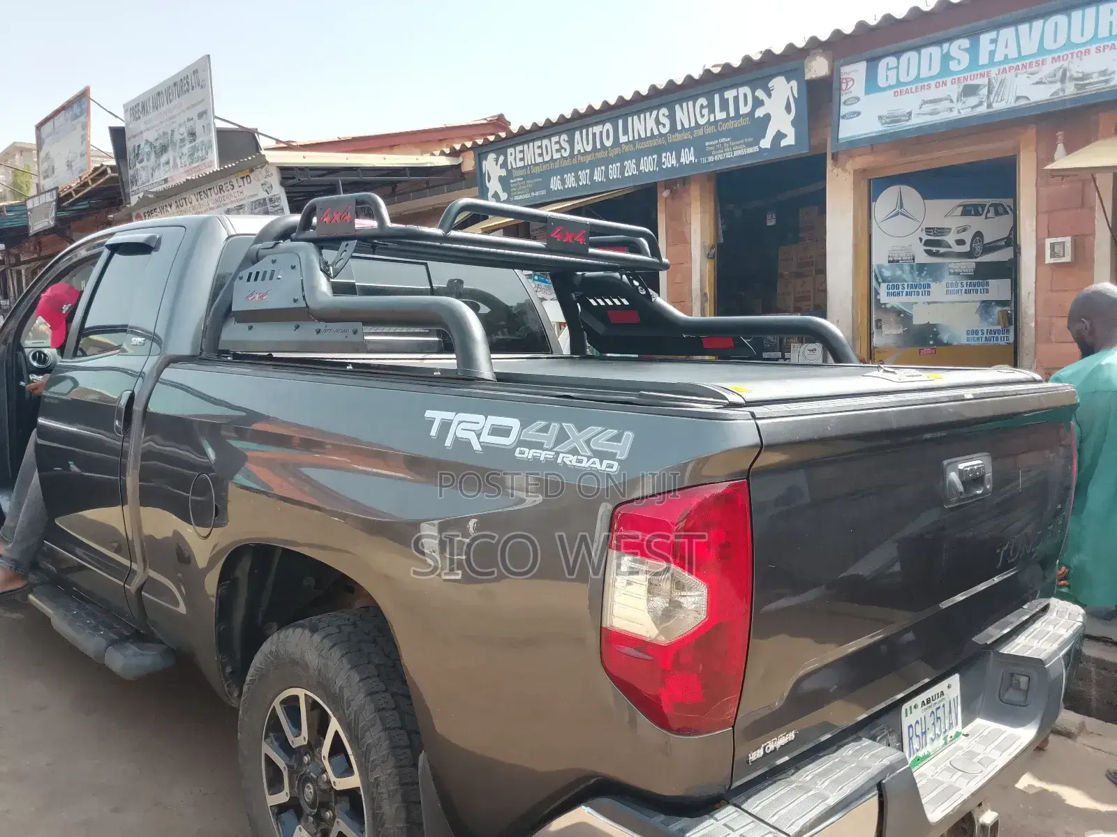Booth Cover for Pickup Vehicles