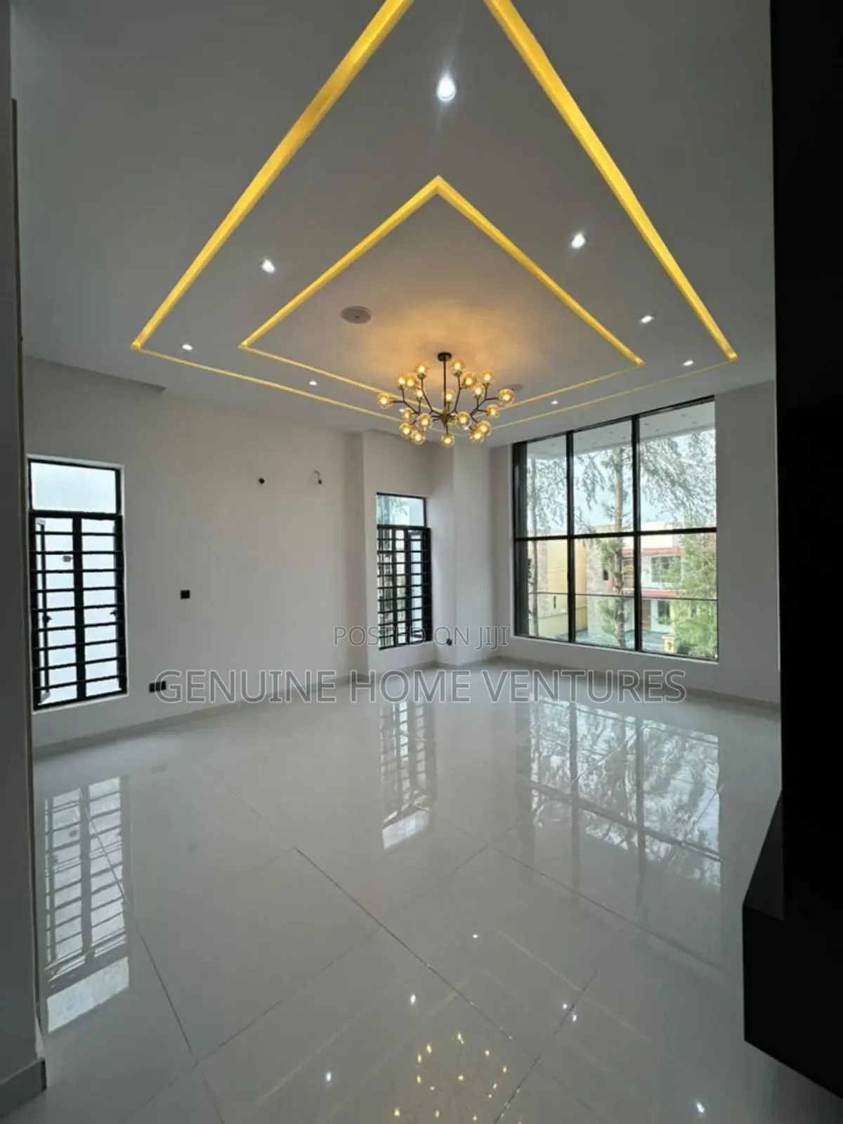 5bdrm Duplex in Lekki County Homes, Ikota for sale