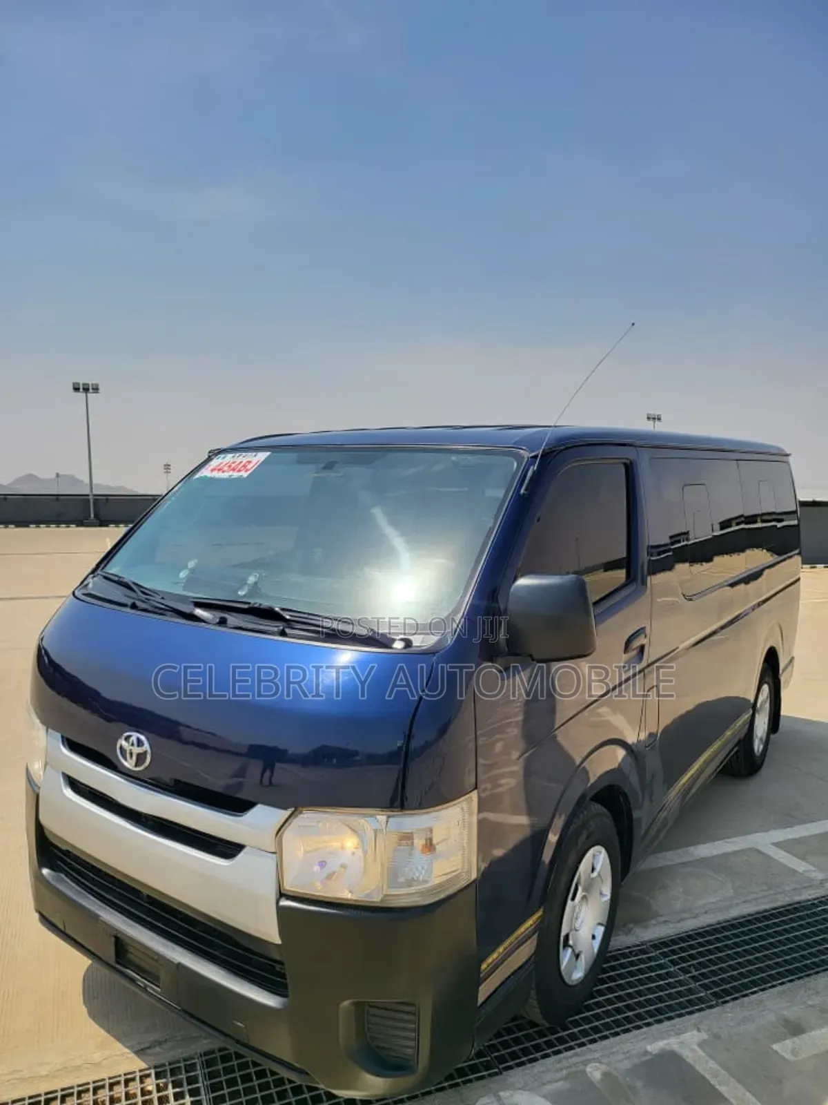 Toyota HiAce 2014 Blue
