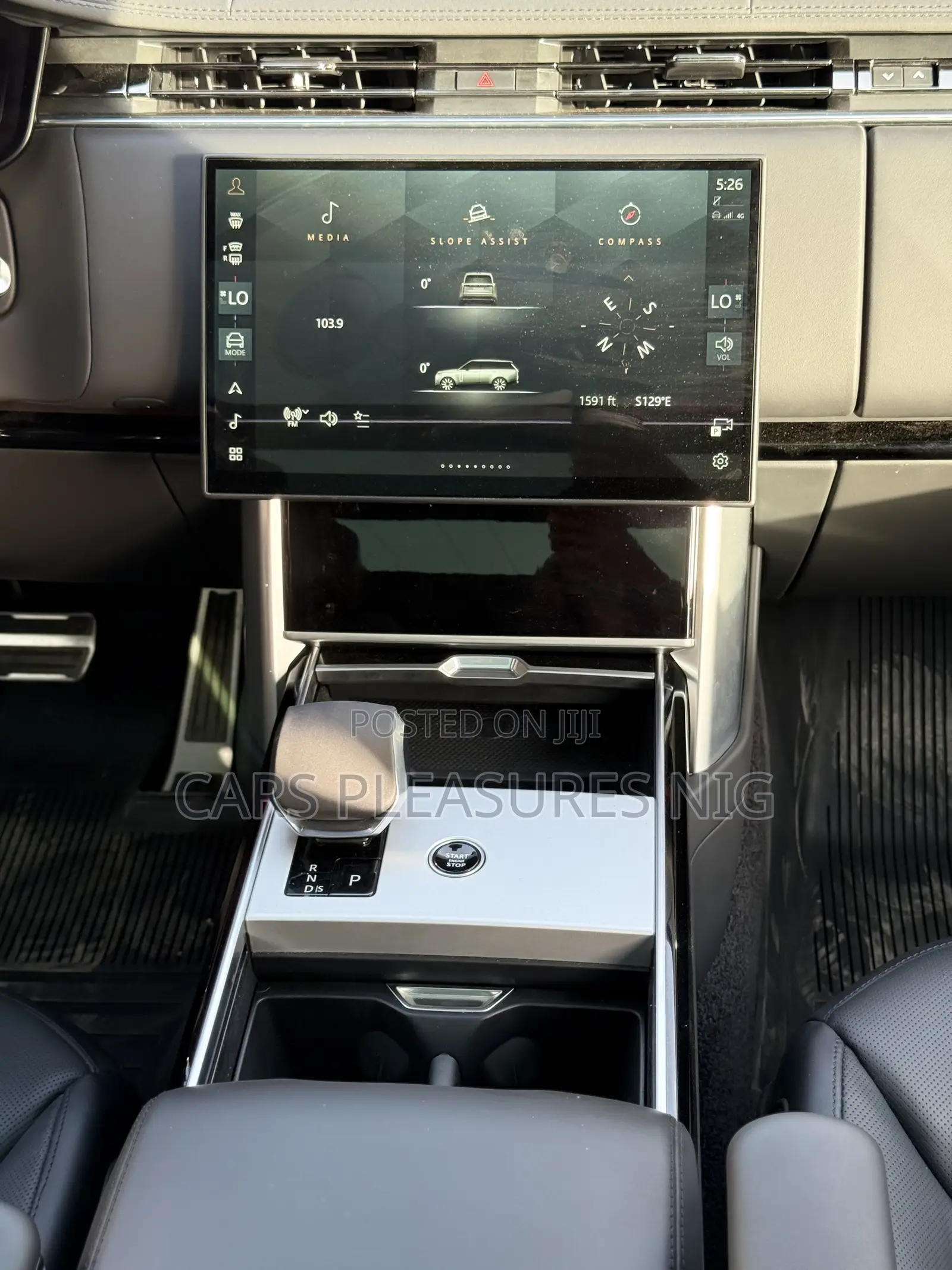 Land Rover Range Rover Vogue 2025 Gold