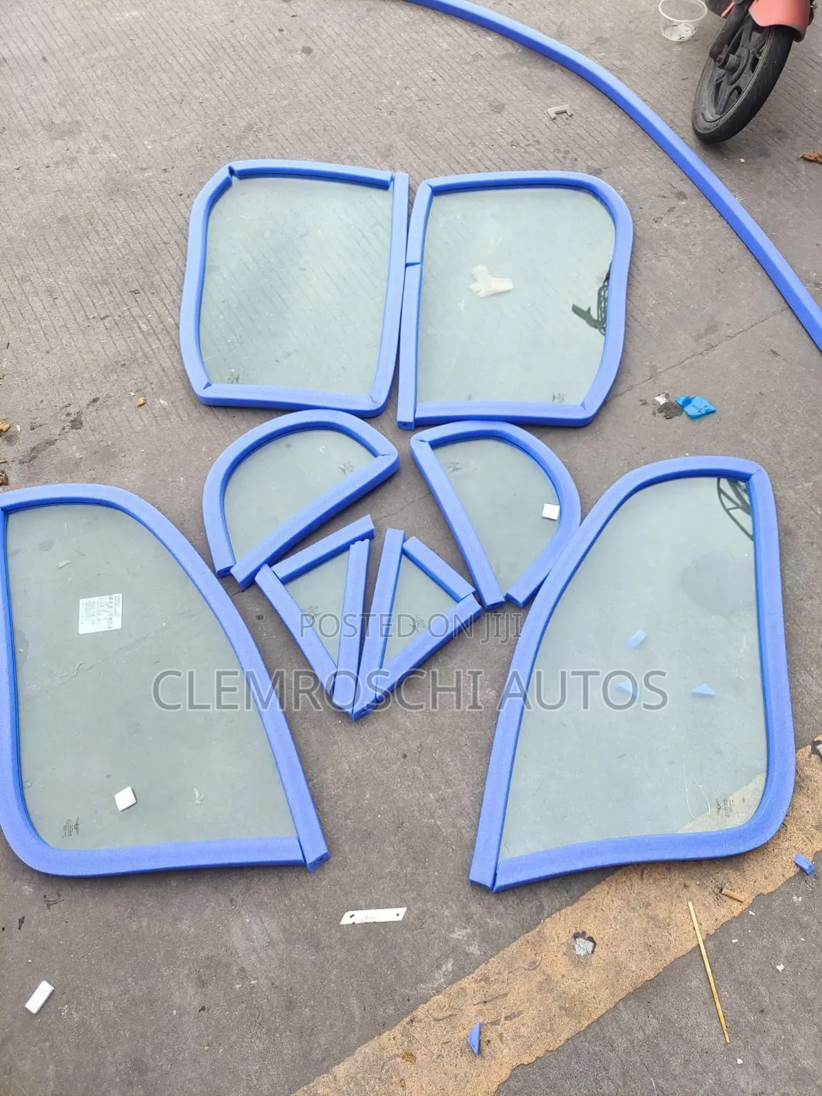 High Quality Certified New Side Door Glass Bentley Bentayga 2018-2026