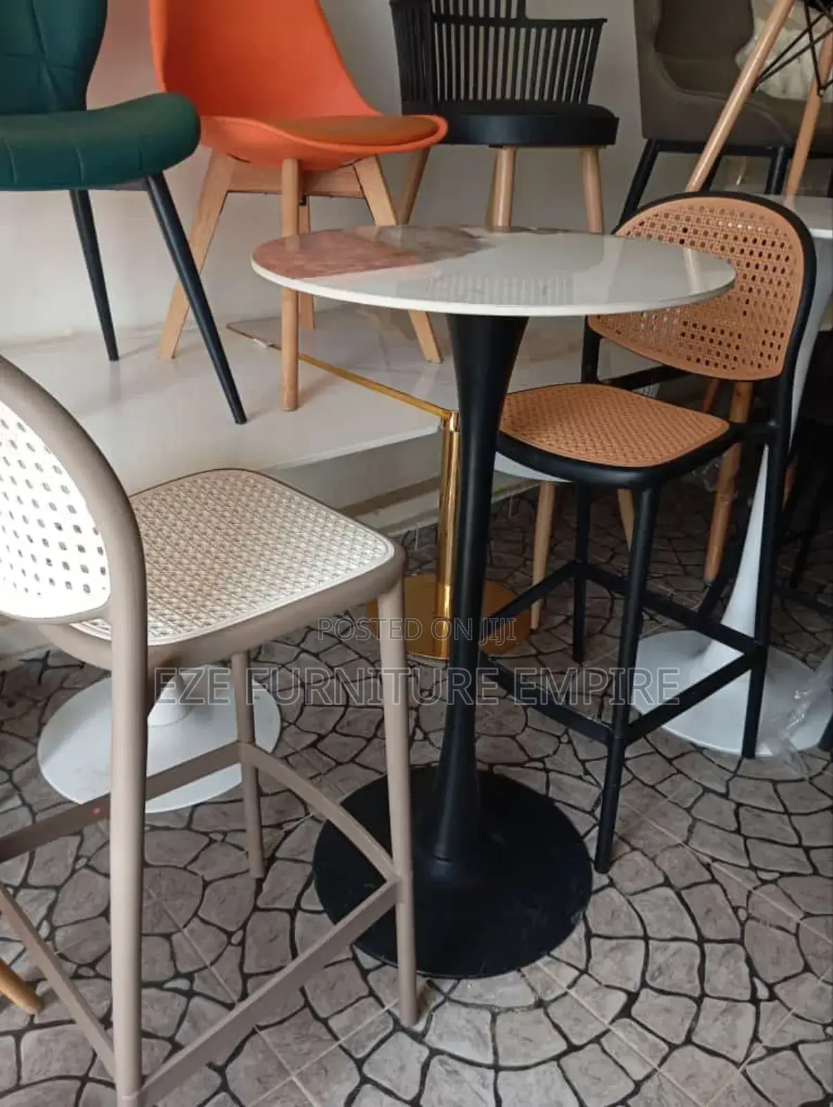 Luxury High Stand Me and You Bar Table