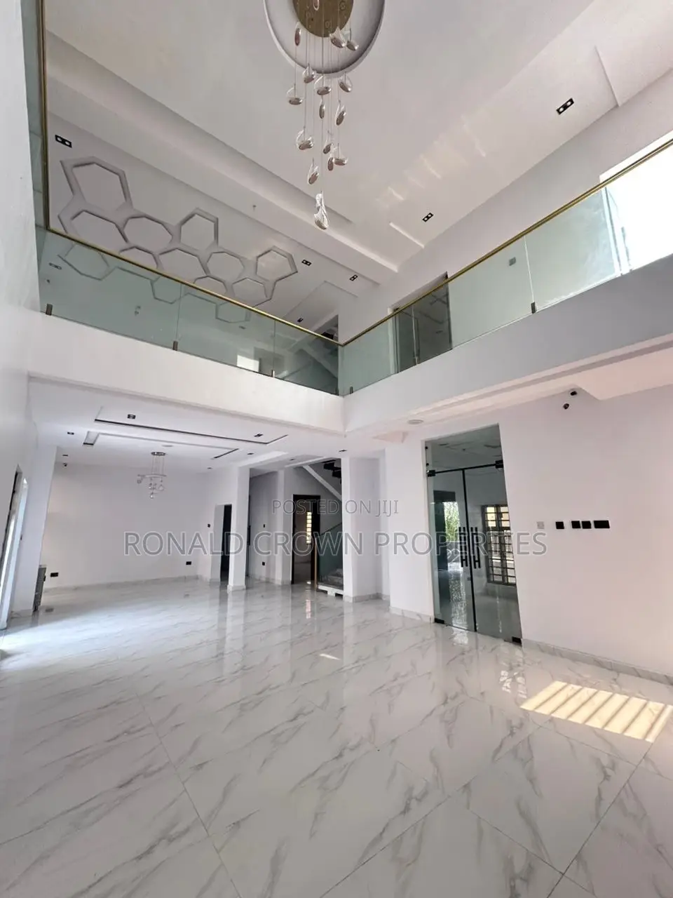 5bdrm House in Ikota for sale