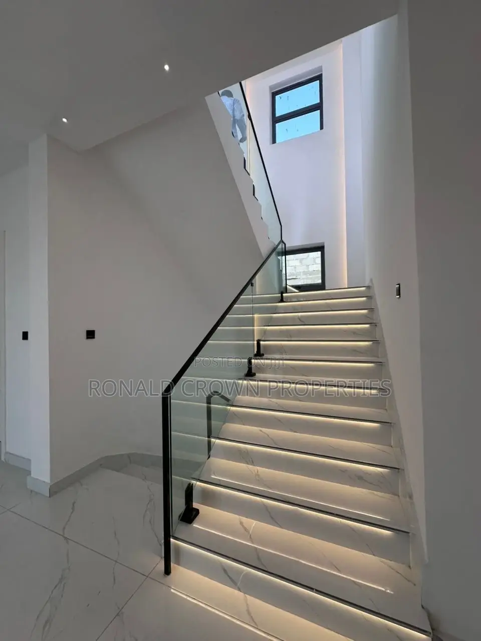 5bdrm Duplex in Ikota for sale