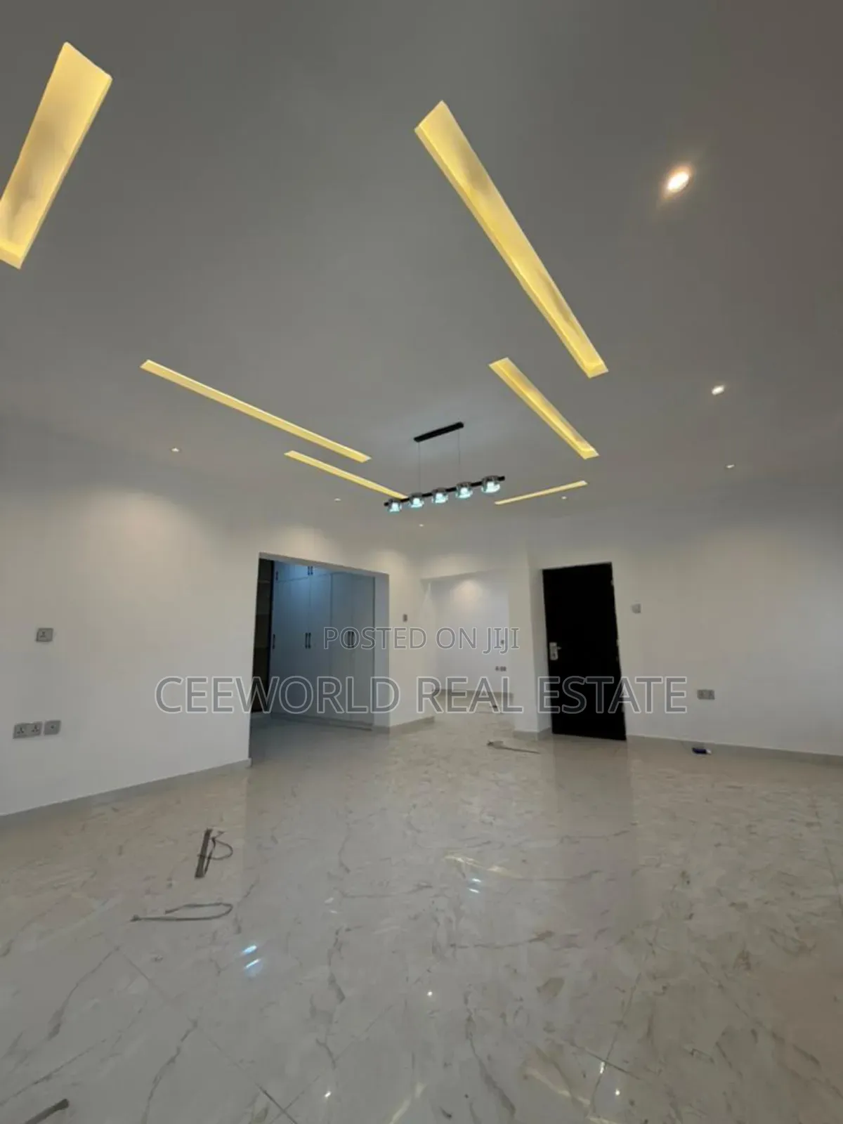 5bdrm Duplex in Olapade Agoro for sale