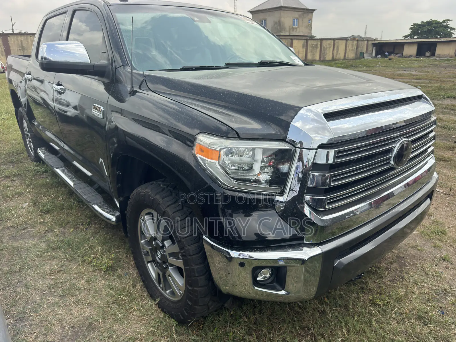 Toyota Tundra 1794 5.7L V8 w/FFV 4x4 CrewMax 5.6 ft. box 145.7 in. WB