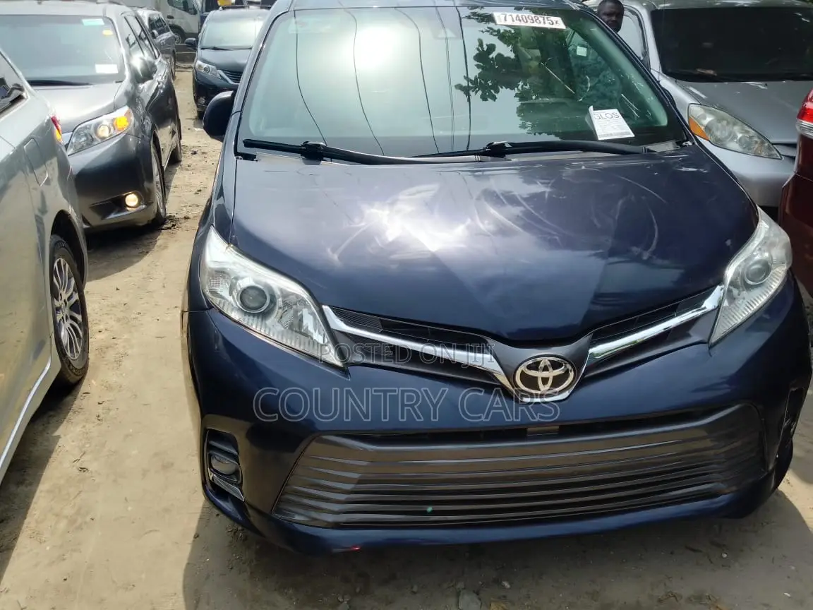 Toyota Sienna XLE Premium AWD 2019 Blue