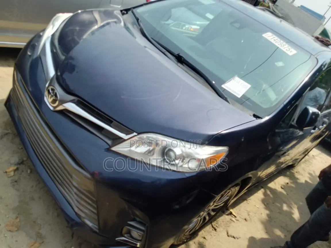 Toyota Sienna XLE Premium AWD 2019 Blue