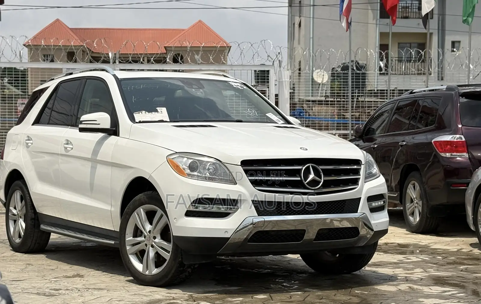 Mercedes-Benz M Class ML350 4MATIC 4dr SUV AWD (3.5L 6cyl 7A) 2015 White