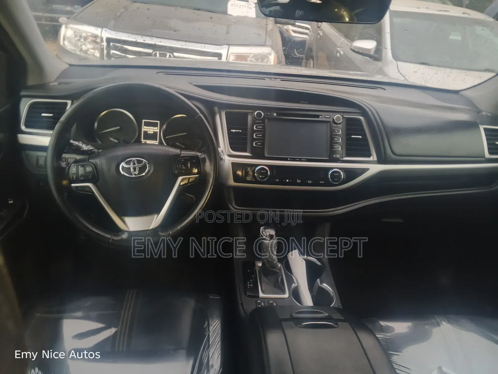 Toyota Highlander SE 4x4 V6 (3.5L 6cyl 8A) 2018 Silver