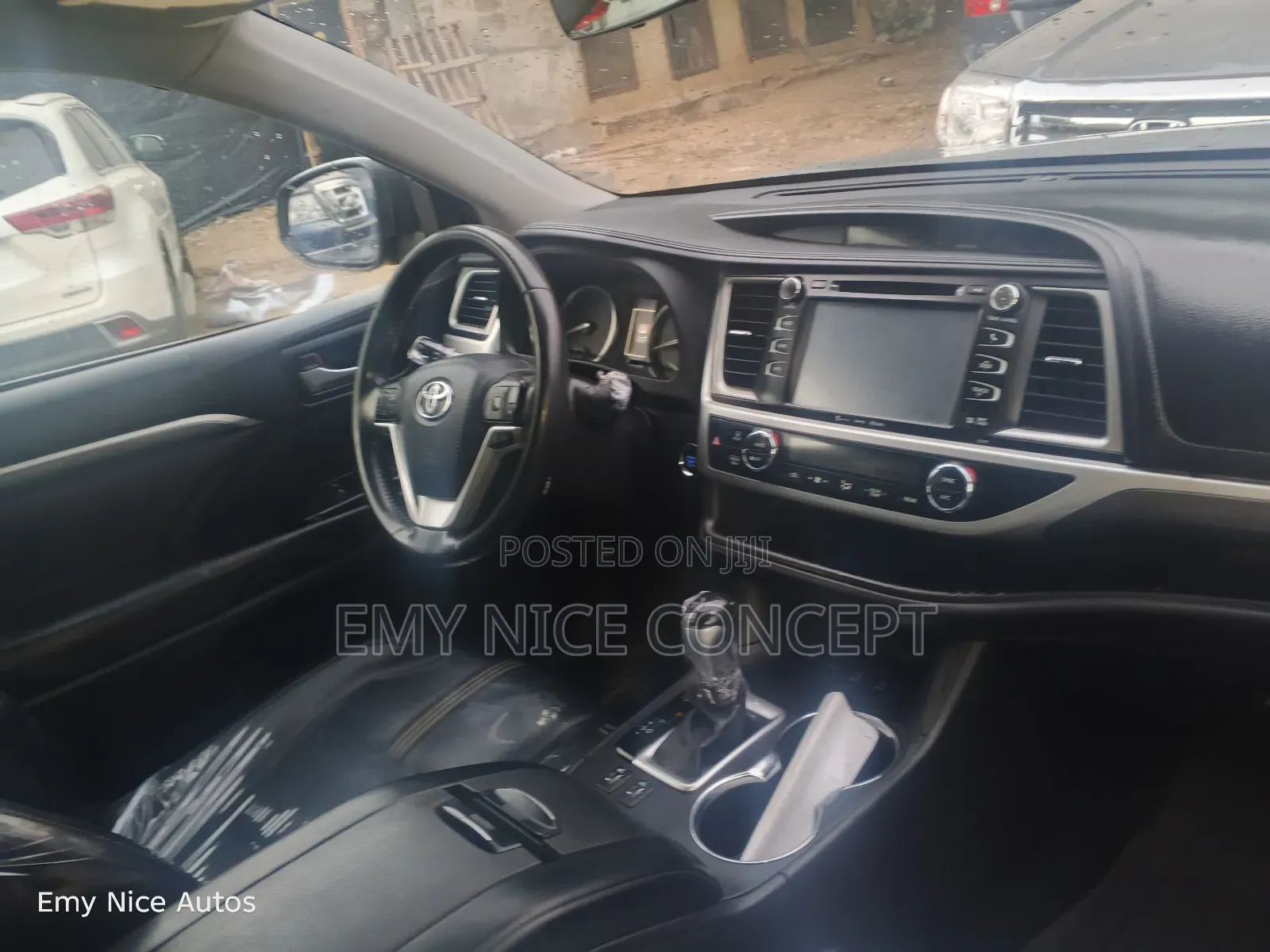 Toyota Highlander SE 4x4 V6 (3.5L 6cyl 8A) 2018 Silver
