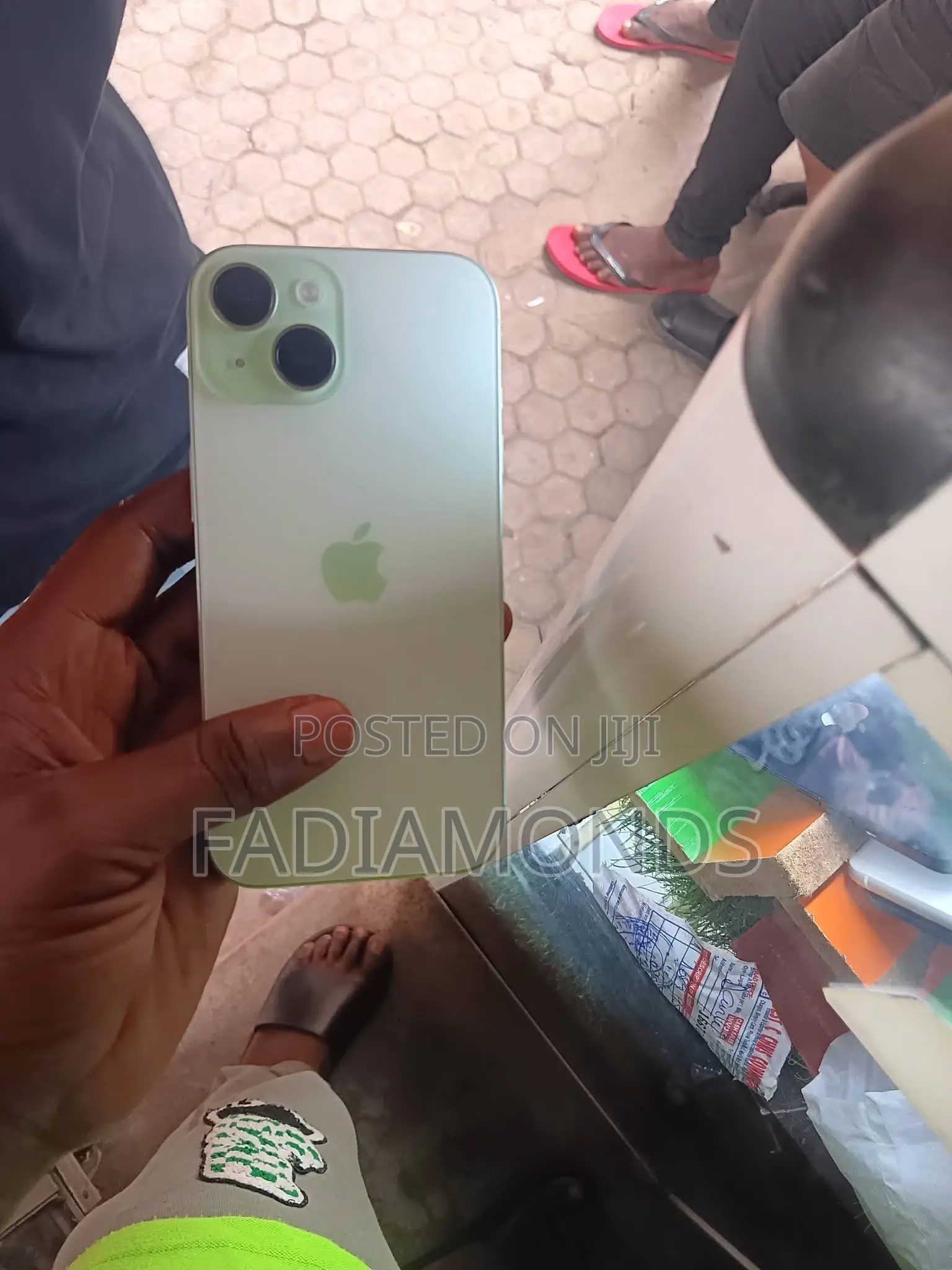 New Apple iPhone 15 256 GB Green