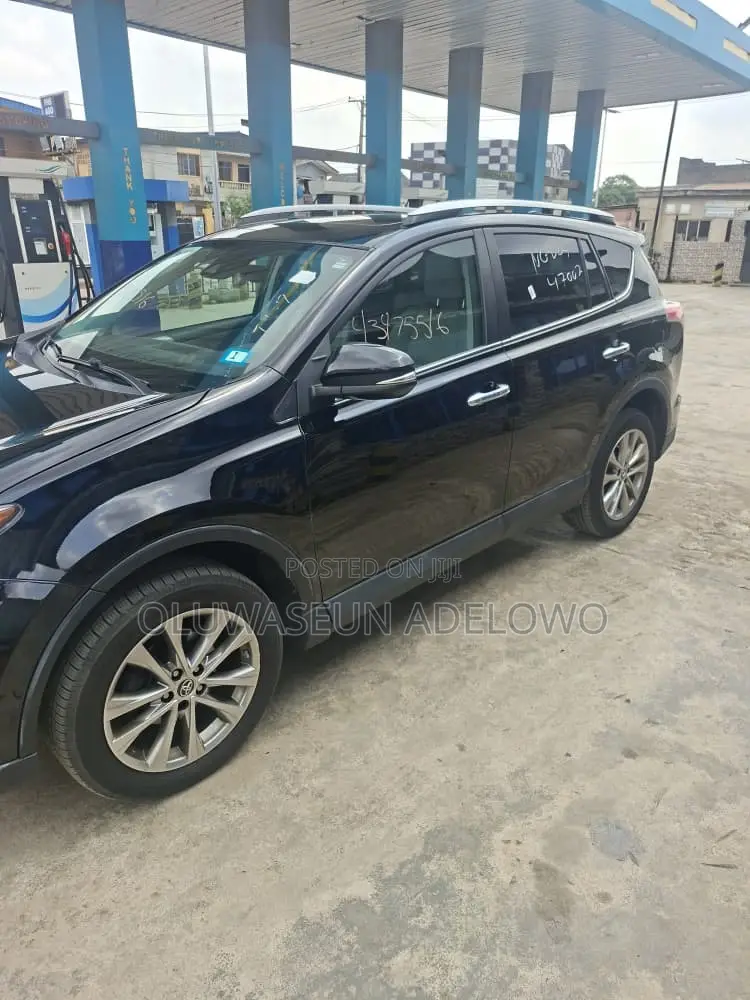 Toyota RAV4 Limited AWD (2.5L 4cyl 6A) 2017 Black