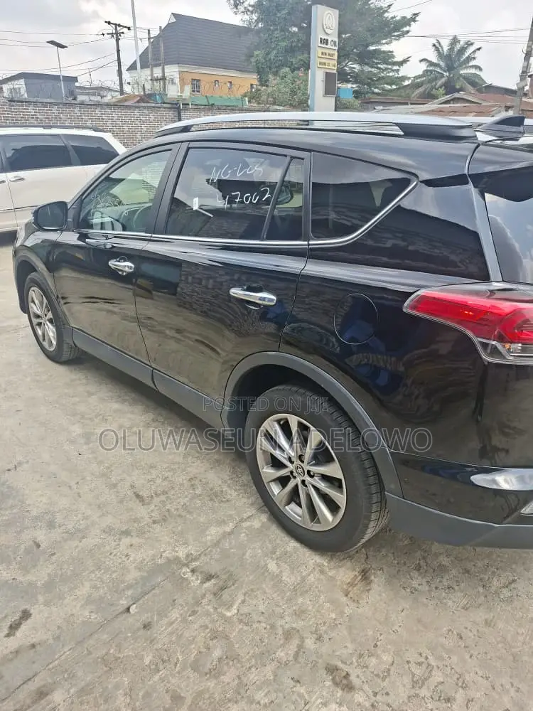 Toyota RAV4 Limited AWD (2.5L 4cyl 6A) 2017 Black