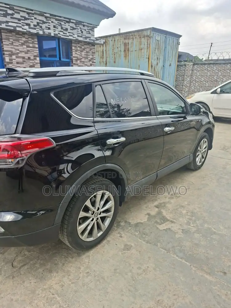 Toyota RAV4 Limited AWD (2.5L 4cyl 6A) 2017 Black