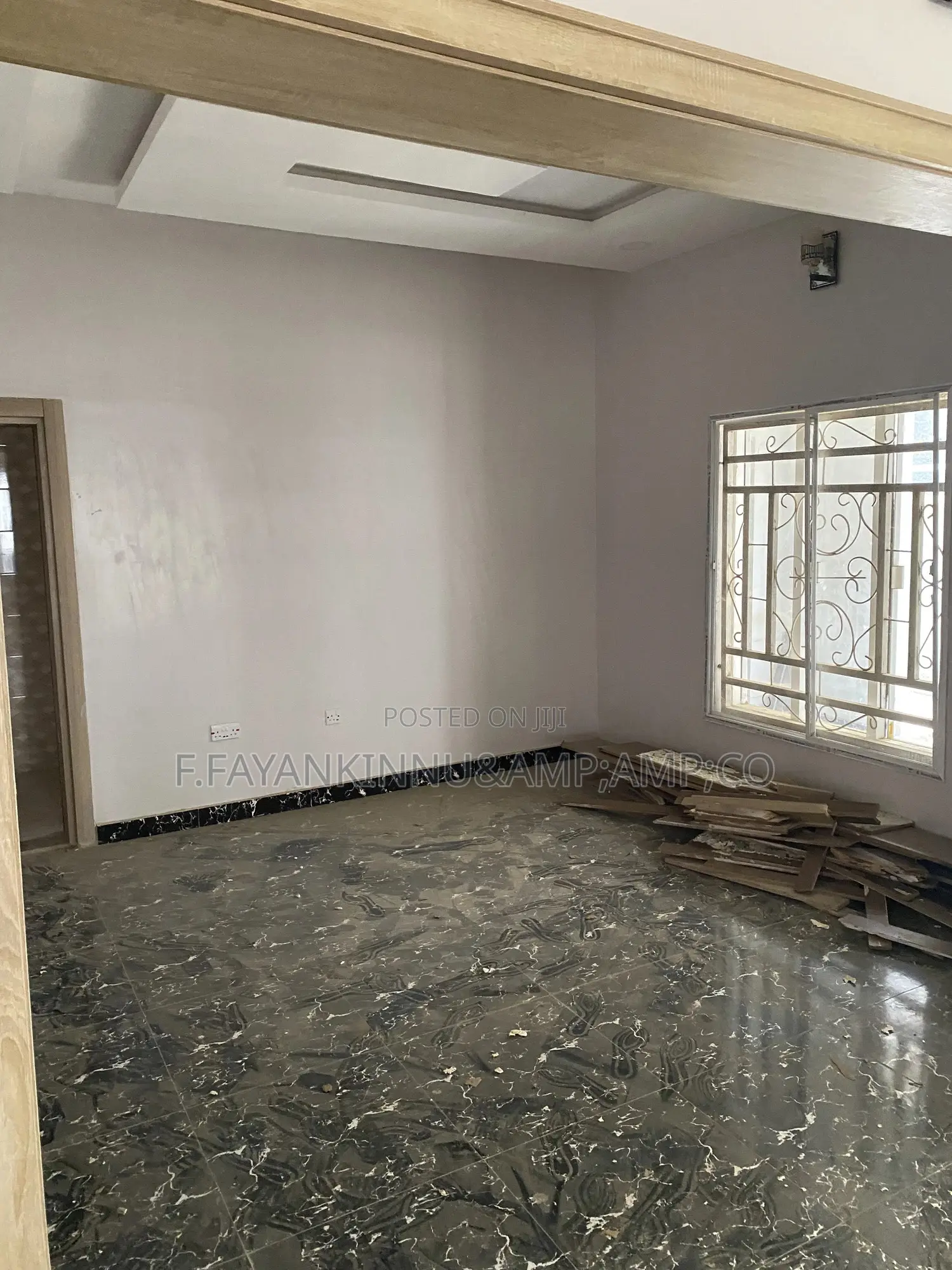 5bdrm Duplex in Lugbe District for rent