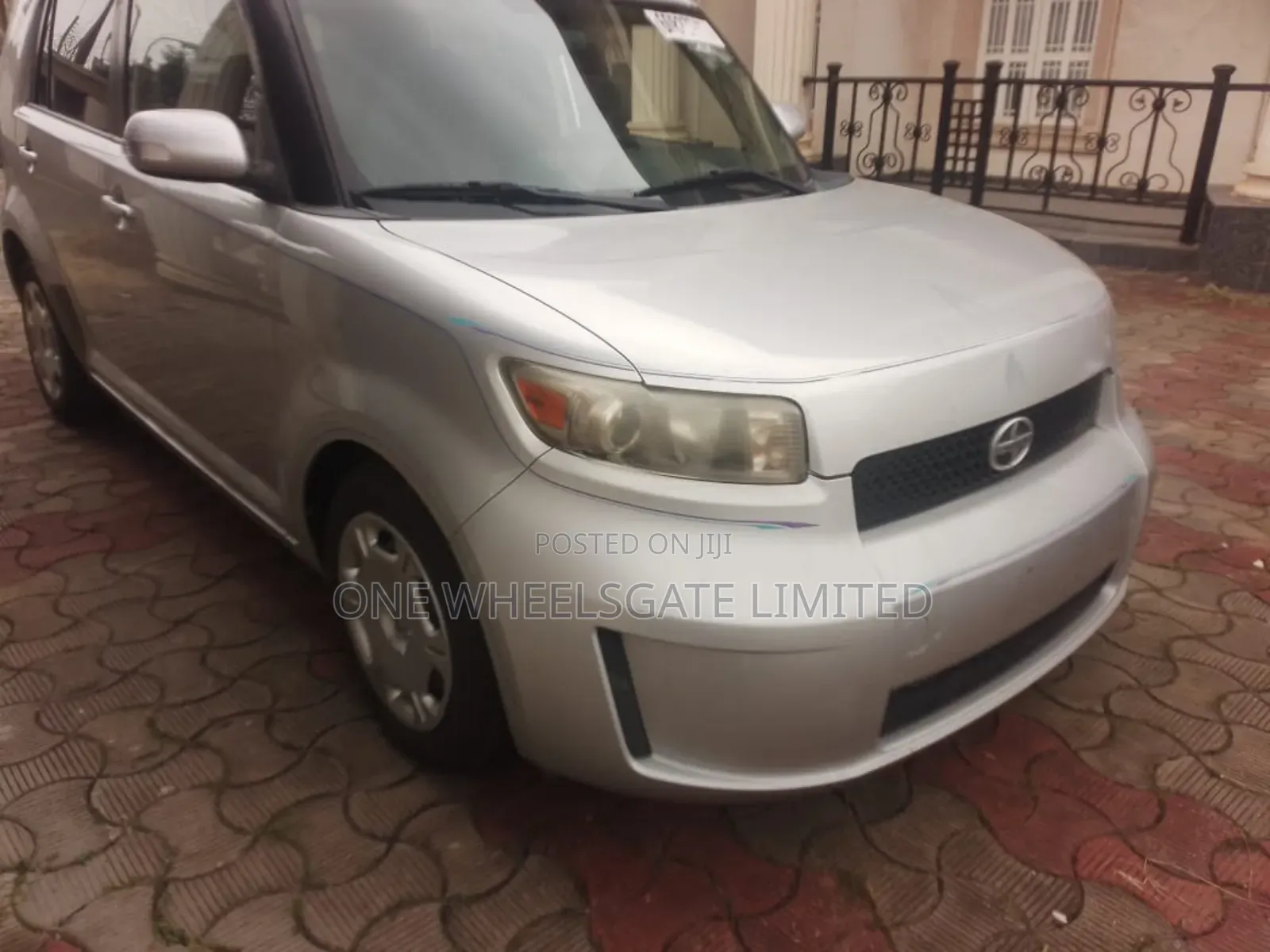 Scion xB Base 2010 Silver