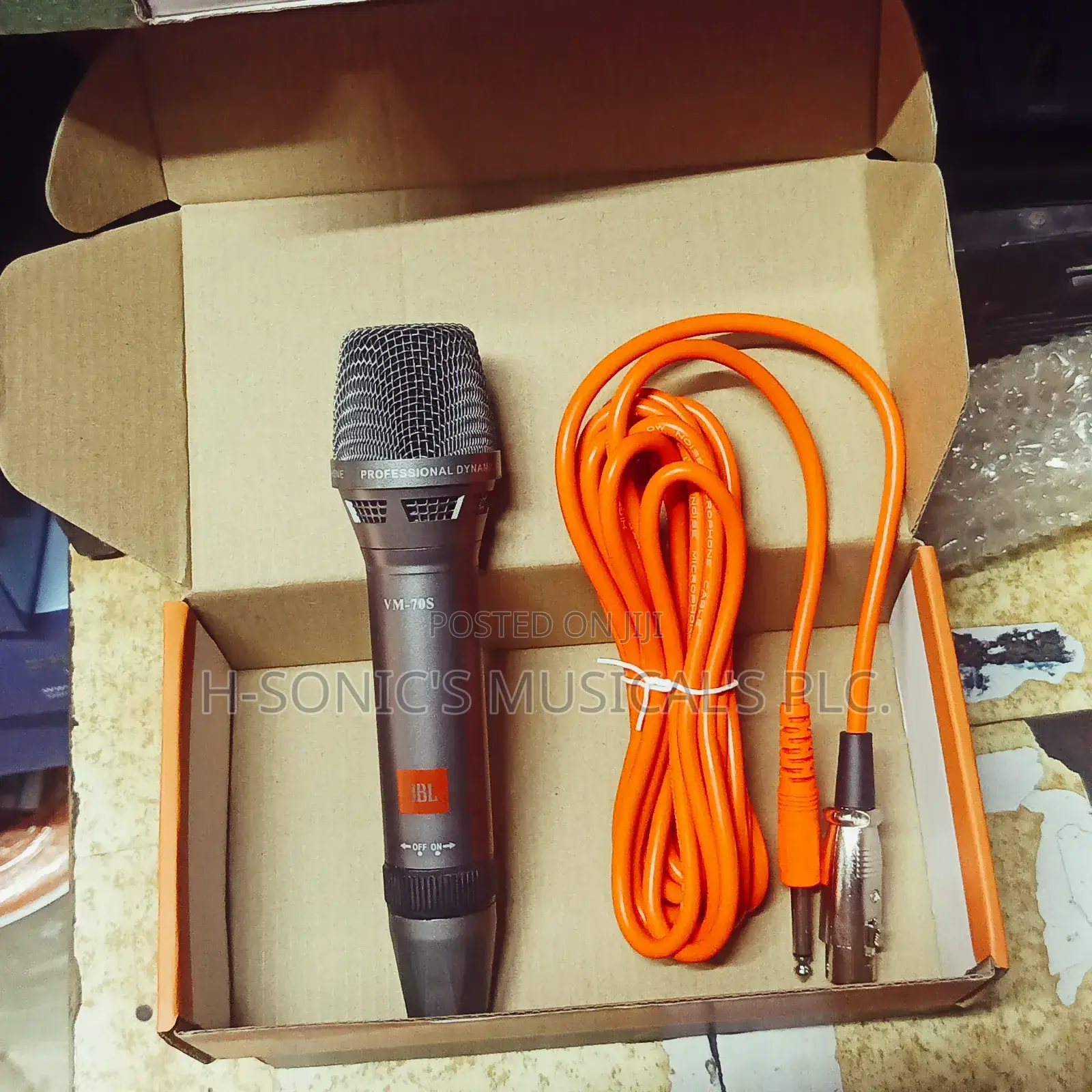 Original Vm-70s Wired Dynamic Microphone.