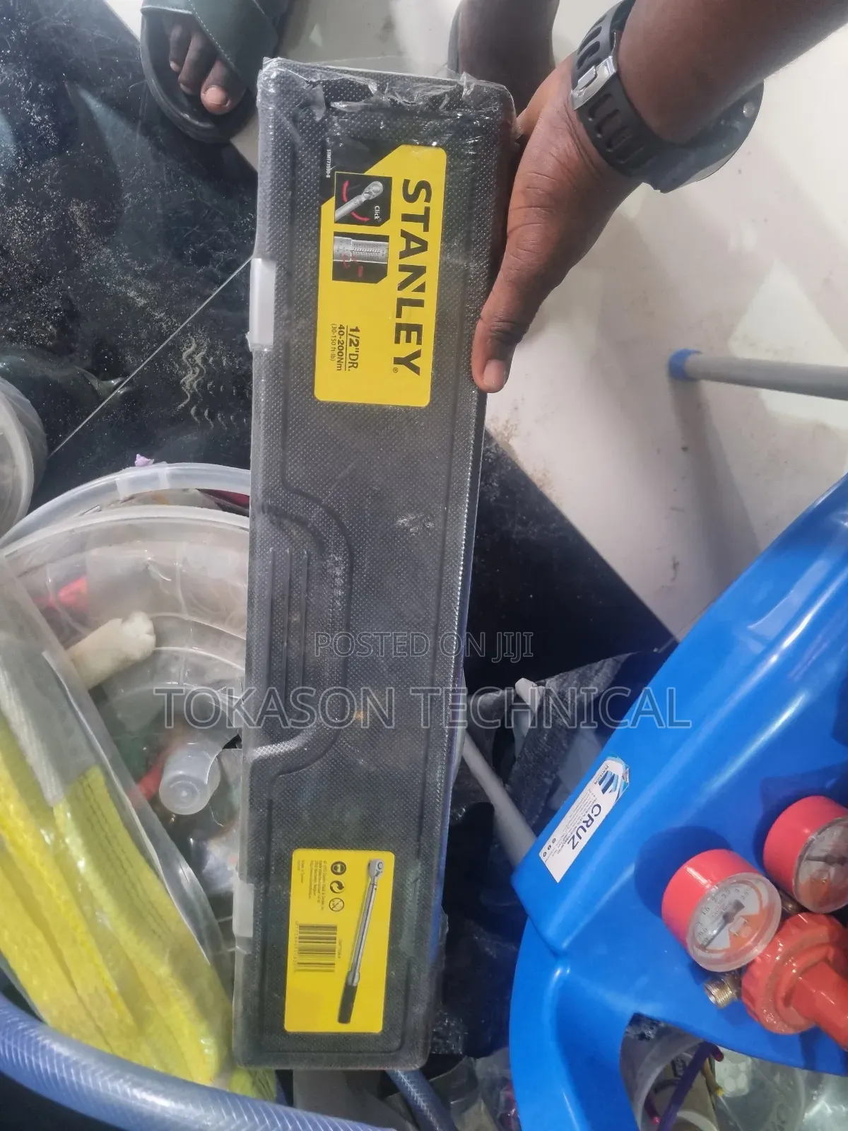 Stanley 1/2" Drive Torque Wrench Torque Range: 40-200 Nm
