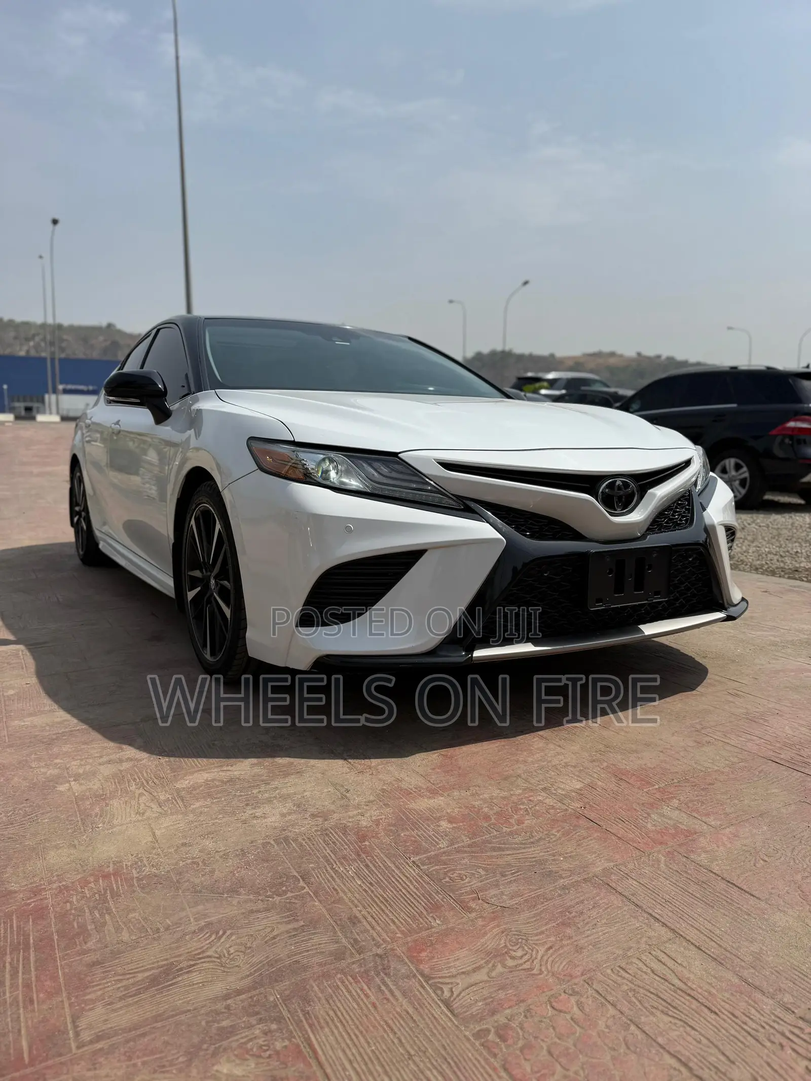 Toyota Camry XSE FWD (2.5L 4cyl 8AM) 2018 White