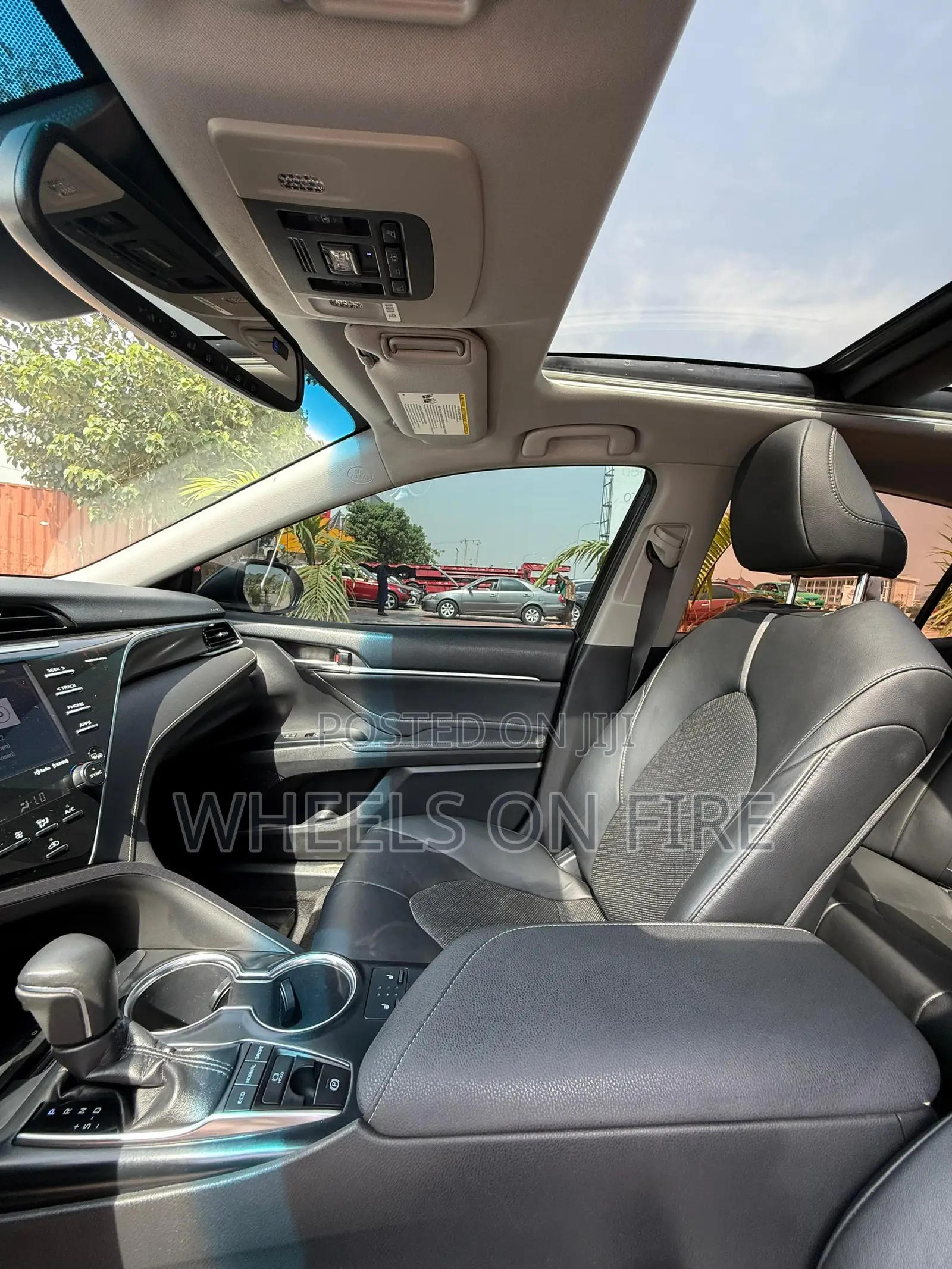 Toyota Camry XSE FWD (2.5L 4cyl 8AM) 2018 White