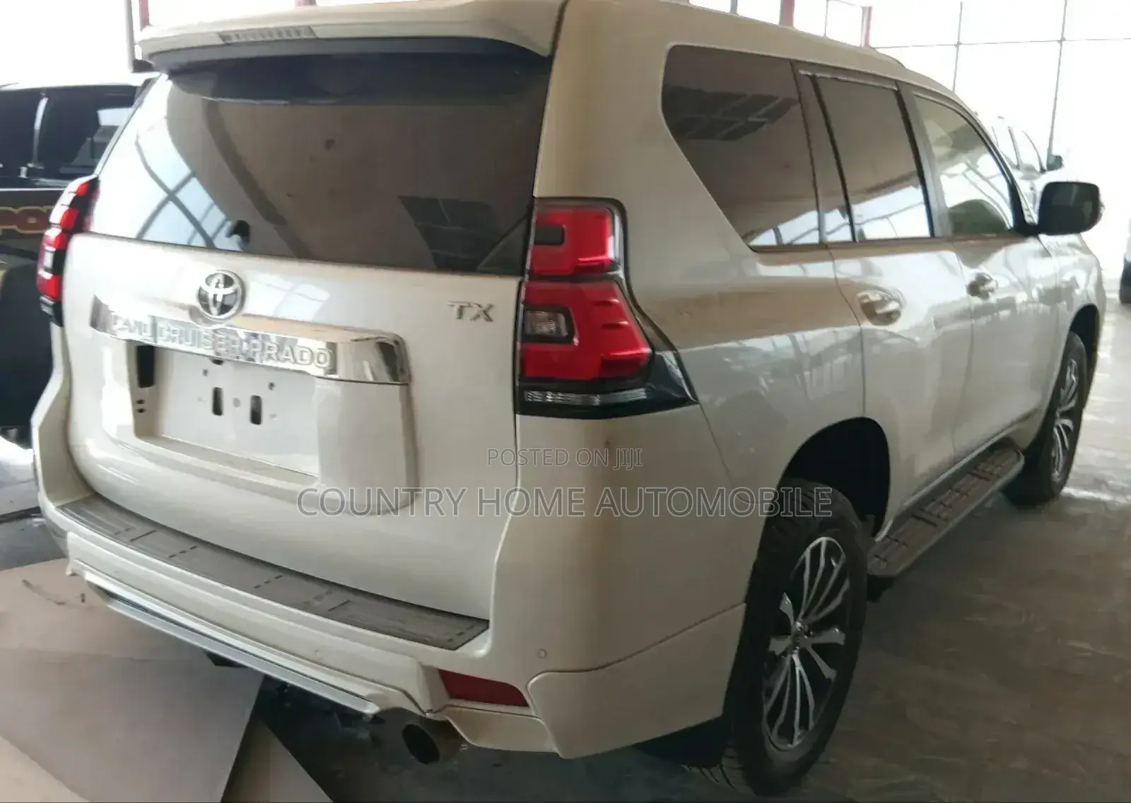 Toyota Land Cruiser Prado 2.7 2023 Off white