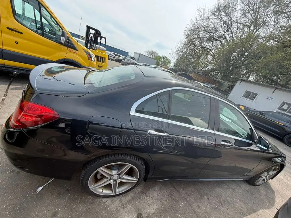 Mercedes-Benz C300 Luxury Sedan RWD (2.0L 4cyl 7A) 2016 Black