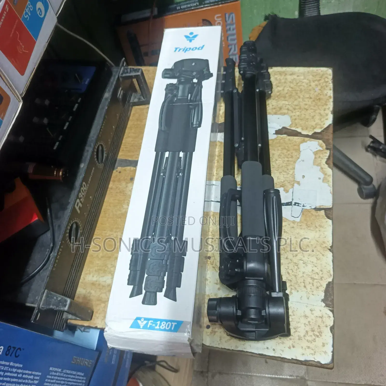 F-180t Camera and Phone Tripod Stand.