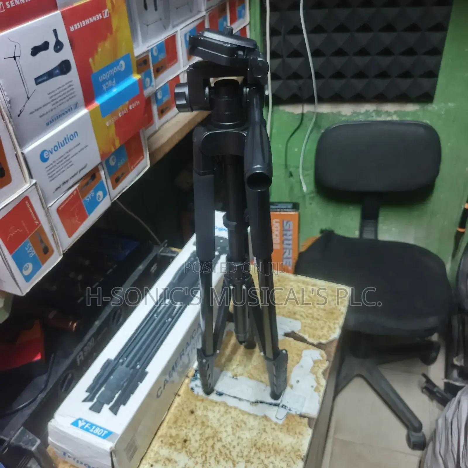 F-180t Camera and Phone Tripod Stand.