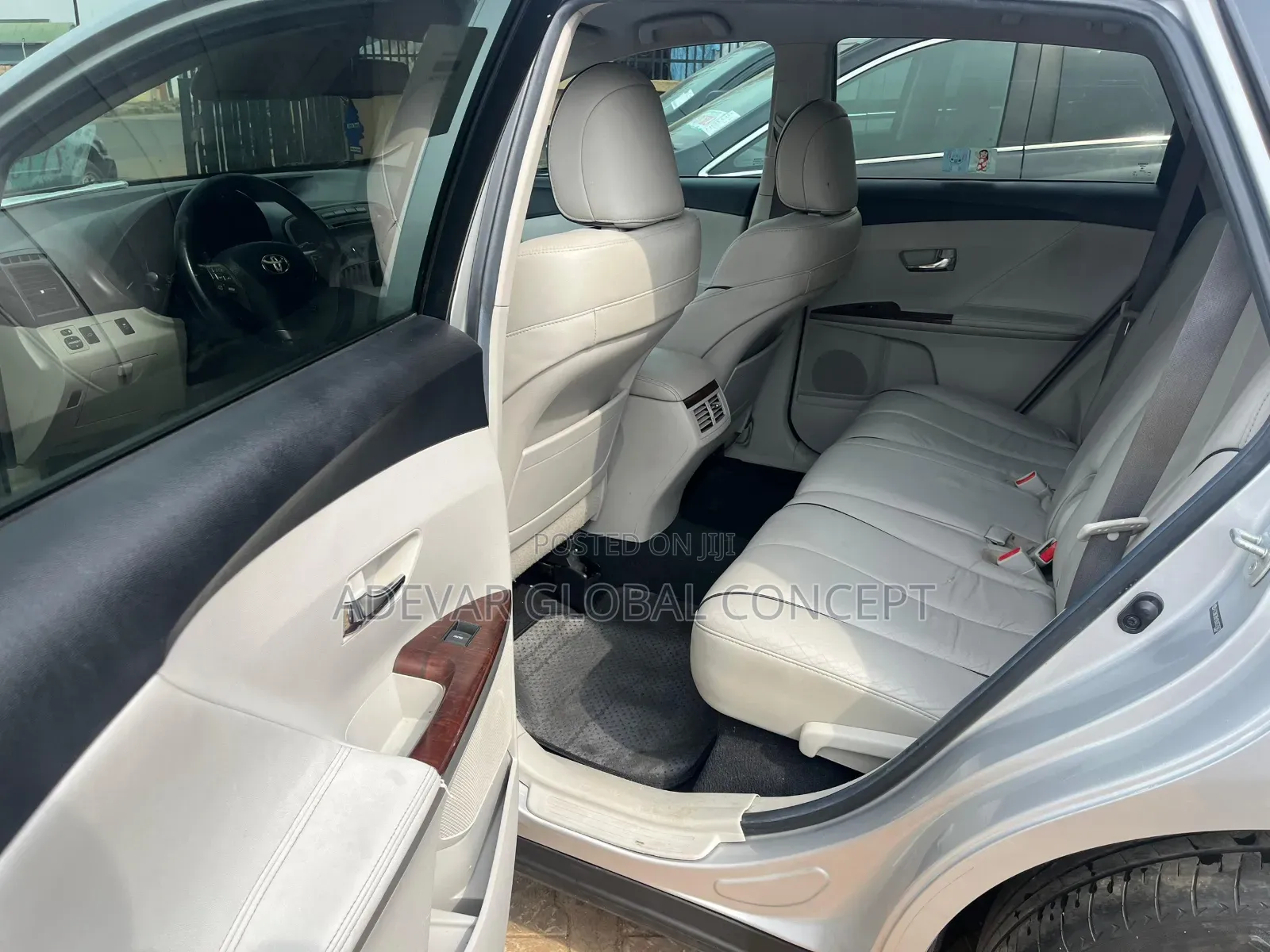 Toyota Venza XLE 2012 Silver