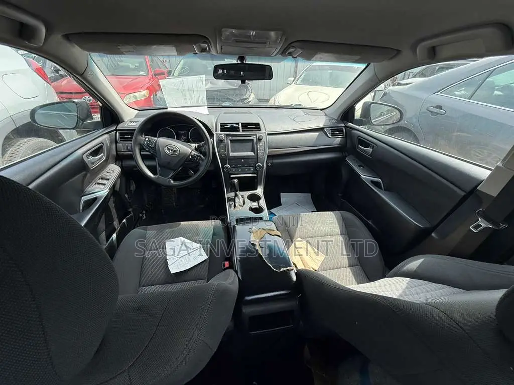 Toyota Camry LE 4dr Sedan (2.5L 4cyl 6A) 2017 Gray