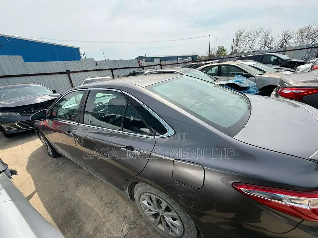 Toyota Camry LE 4dr Sedan (2.5L 4cyl 6A) 2017 Gray